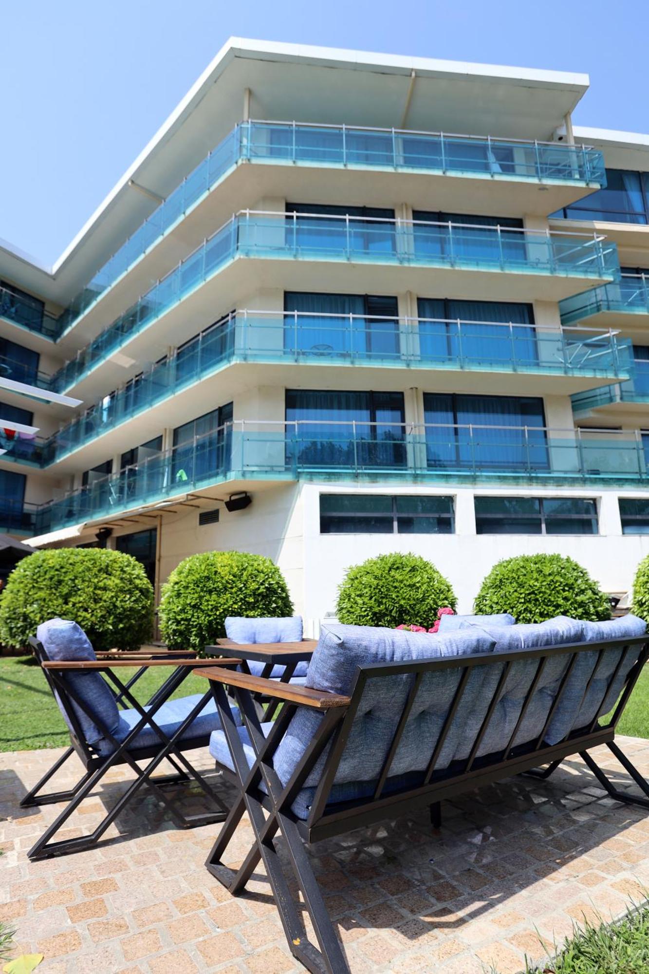 Riviera Blue Hotel Sunny Beach Exterior photo